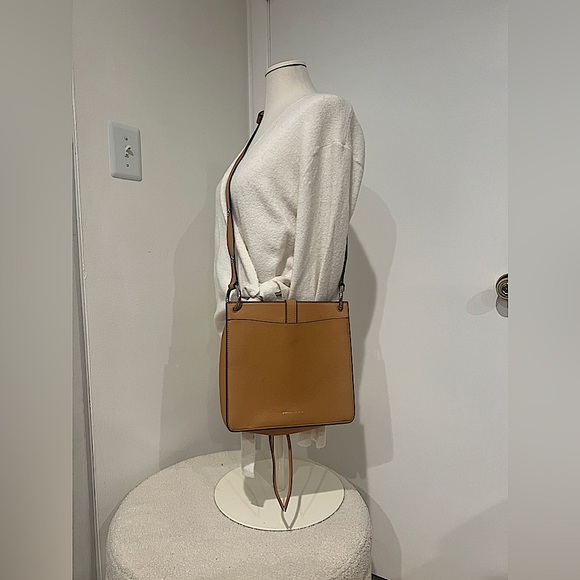 SMALL MEGAN LEATHER CROSSBODY FEED BAG - BROWN IN HONEY - Picture 5 of 5